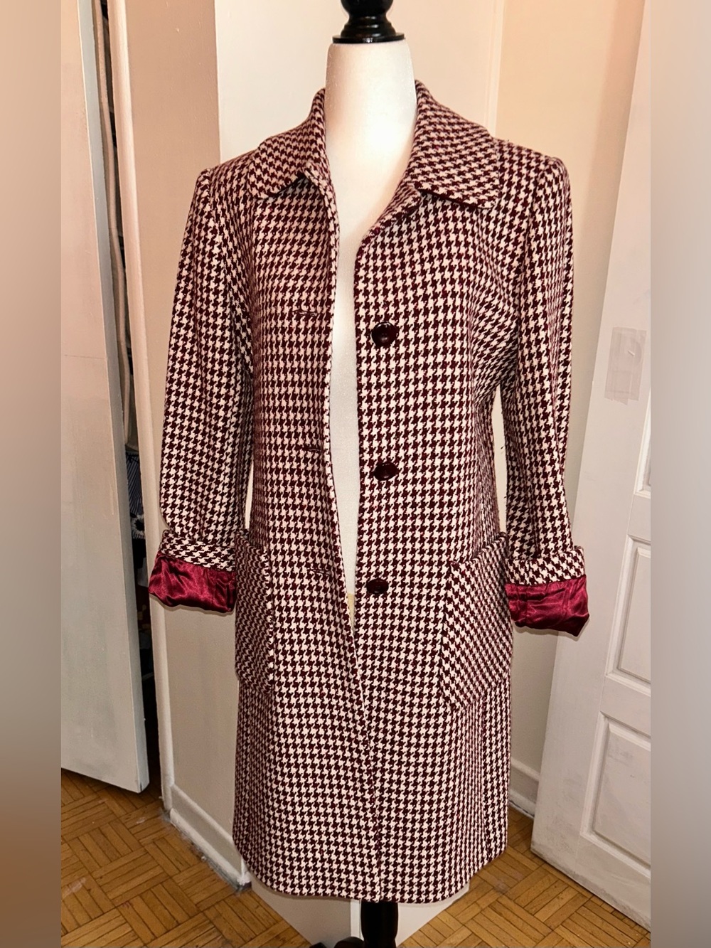 Larry Levine Burgundy Ivory Houndstooth Wool Blend Coat Size 4